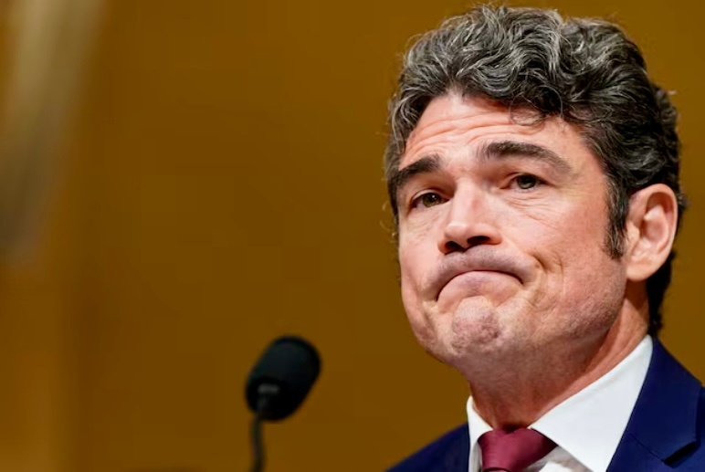 截至到2026年3月18日，在面对特朗普要求各国“集体军事护航霍尔木兹海峡”的呼