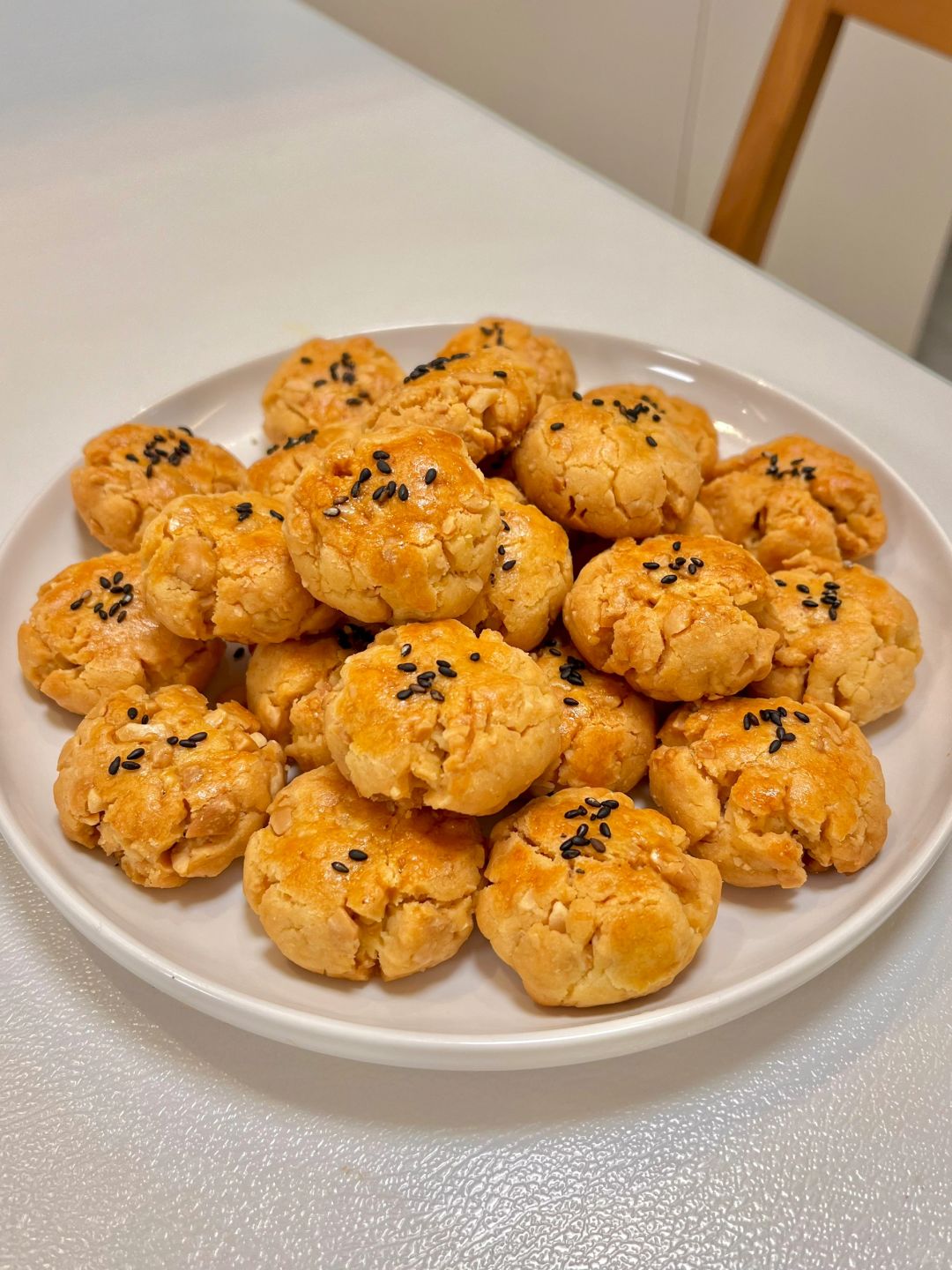 10块钱做1盘花生酥饼