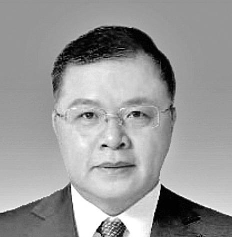 他公费留学却宣誓加入英国国籍，谁知，国家召唤时，他变卖剑桥别墅，妻子犹豫不决，他
