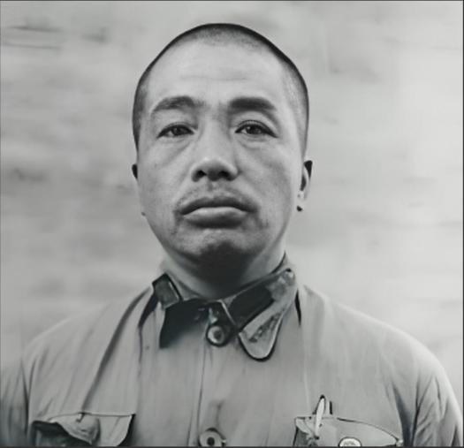 1953年7月27日，彭德怀在朝鲜板门店的停战协定上，签下了自己的名字。 
 