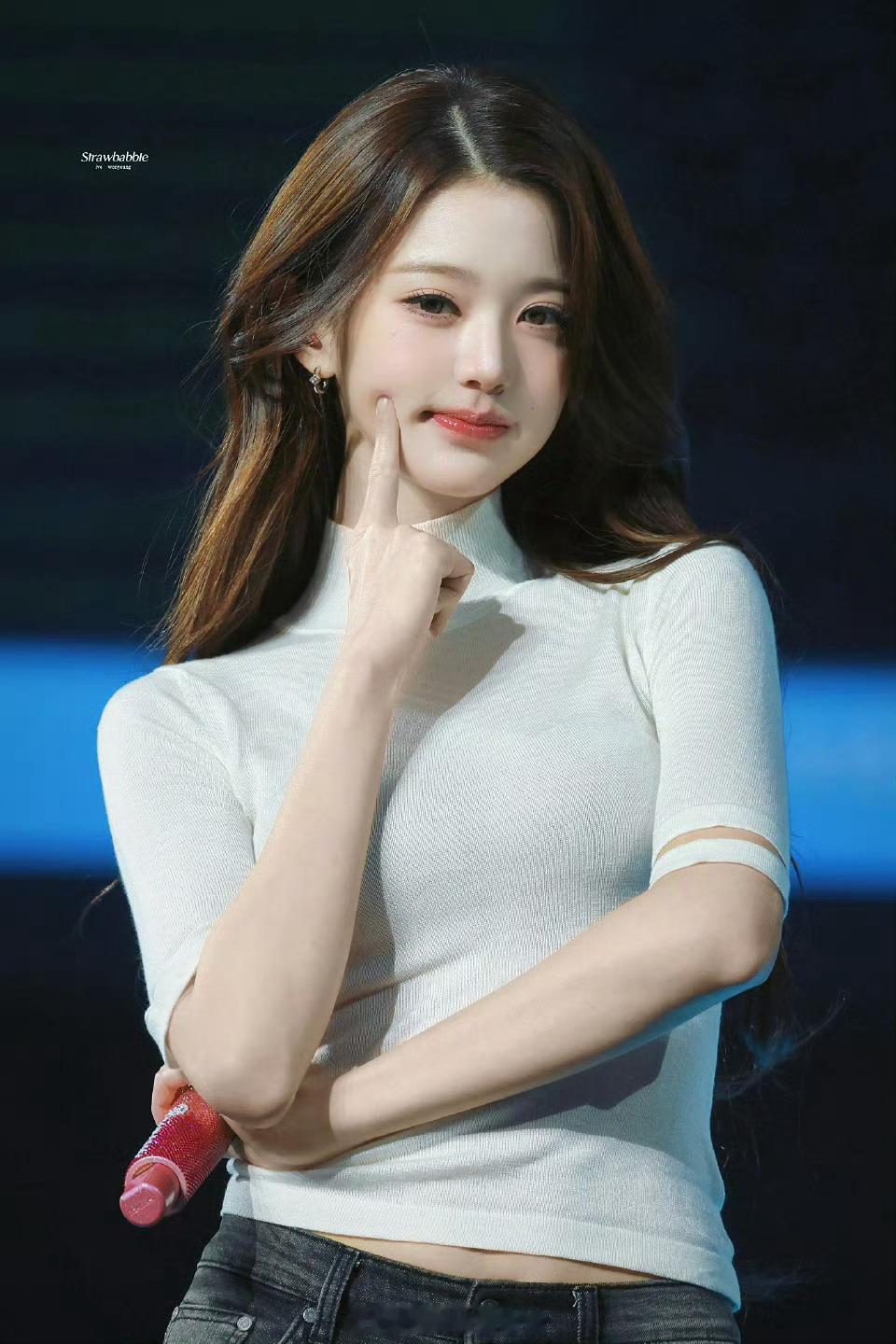 张元英采访安妮海瑟薇满分女张元英真的好优秀💯 