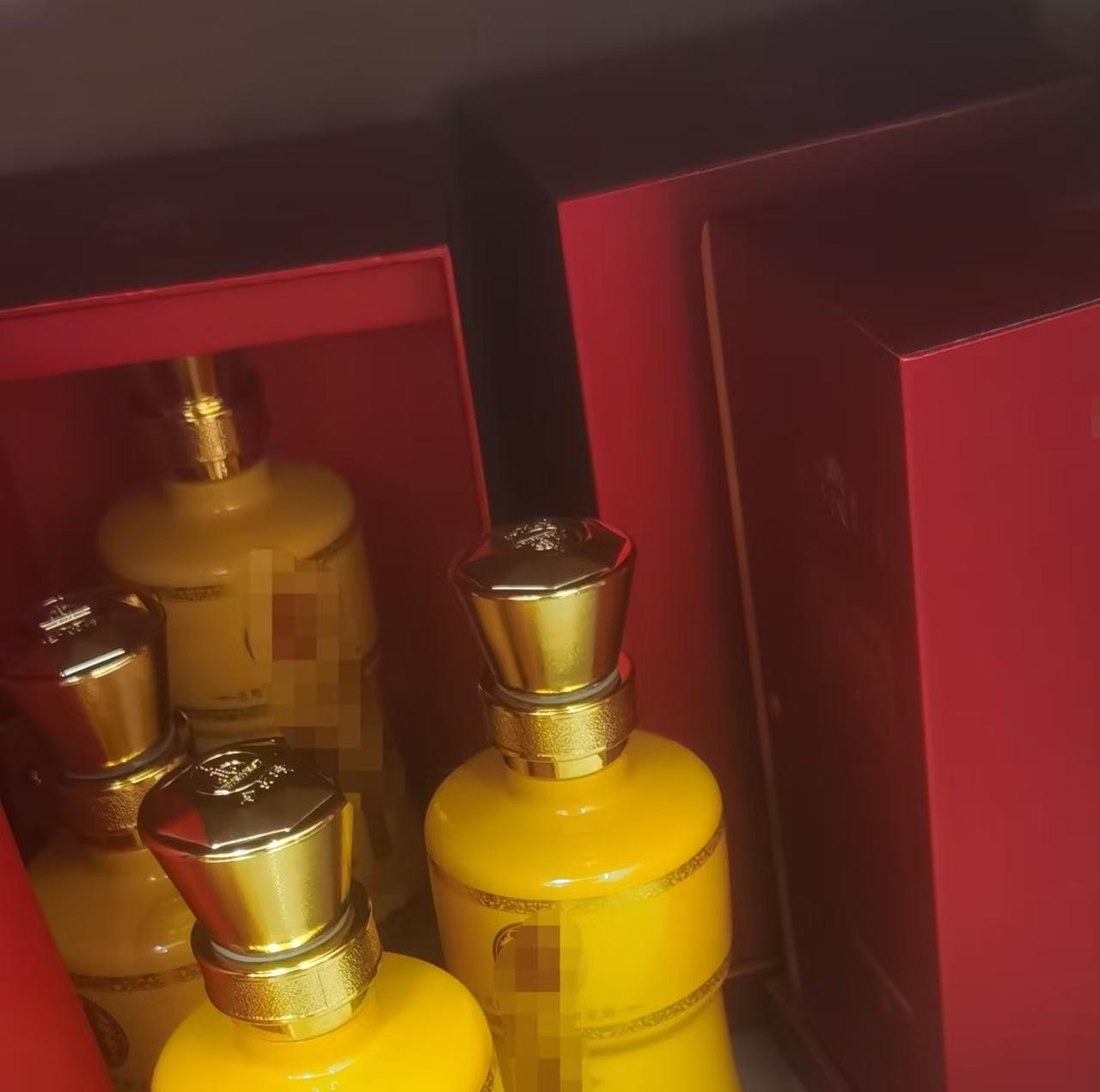 是特意提醒，还是随口说说？

哥，在忙什么呢？。小叔子来电。

没做什么，看电视