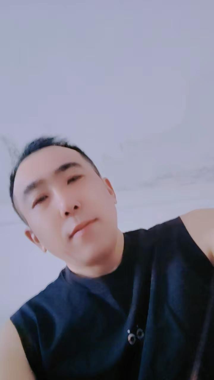 爱臭美的老登