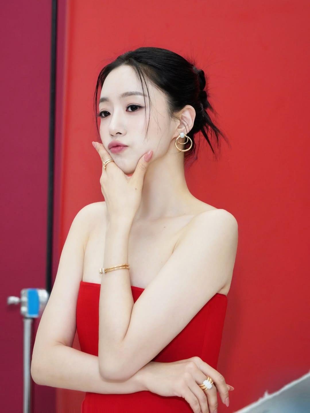 恩静美美哒！咸恩静 tara 礼服 高级感礼服裙推荐 @T-ara咸恩静