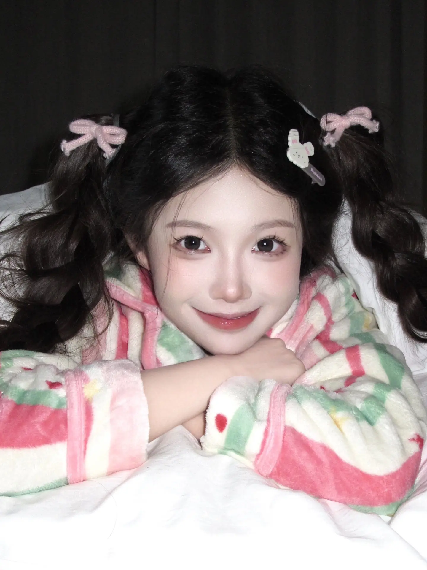 能看到你漂亮的眼睛一直笑 也算我幸福的一种