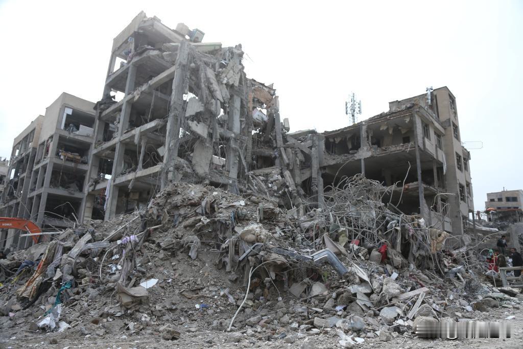 据法新社报道，德黑兰深夜传出的那声巨响，让原本就紧绷的中东局势再次跌入冰点，就在