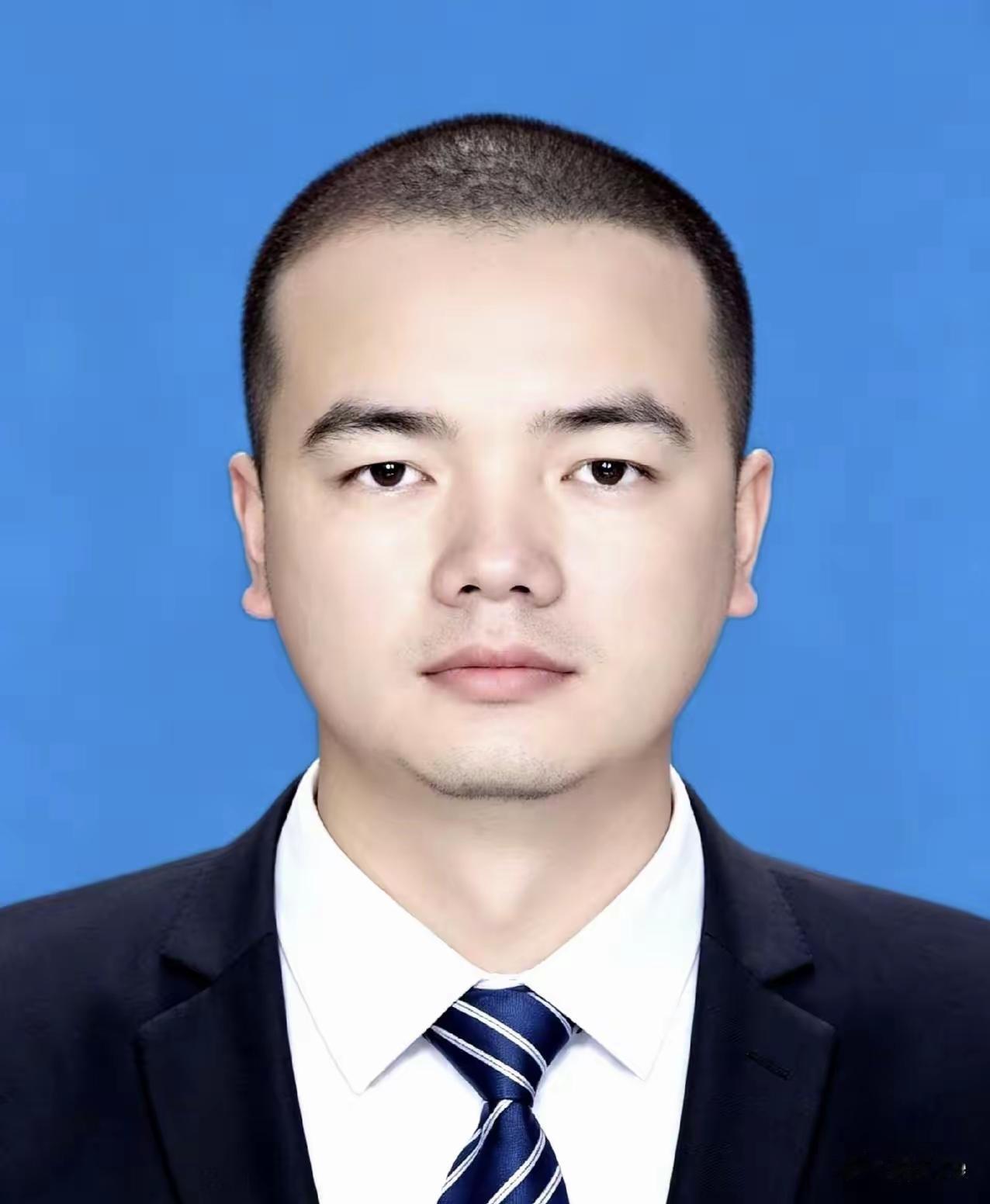 嘉陵江边，他差点没上来，却救了两条命！

重庆江北机场有个小伙，休假那天去嘉陵江
