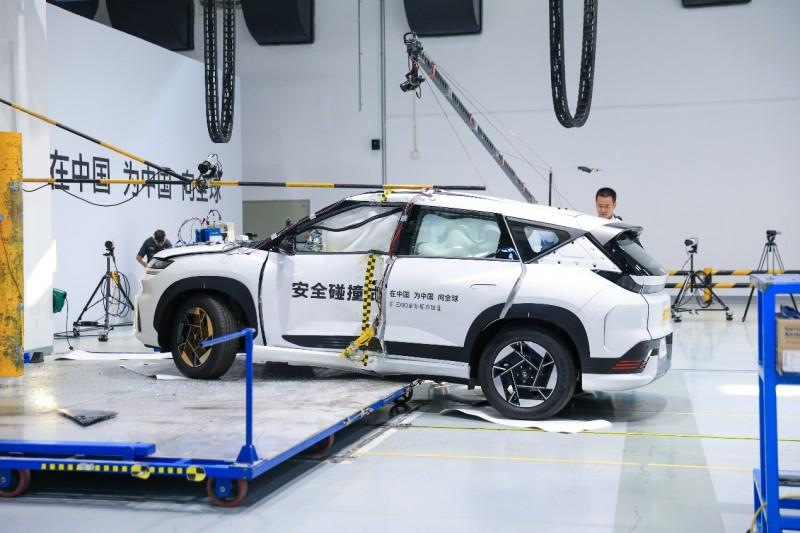 高速实测揭秘：EO纯电SUV安全感拉满
EO超预期新质力纯电SUV首测
新质力造