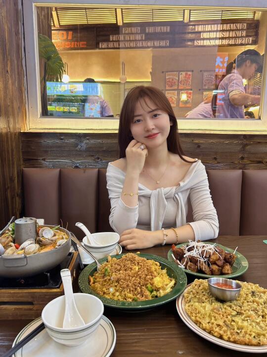 经常请吃饭的漂亮姐姐🍽️