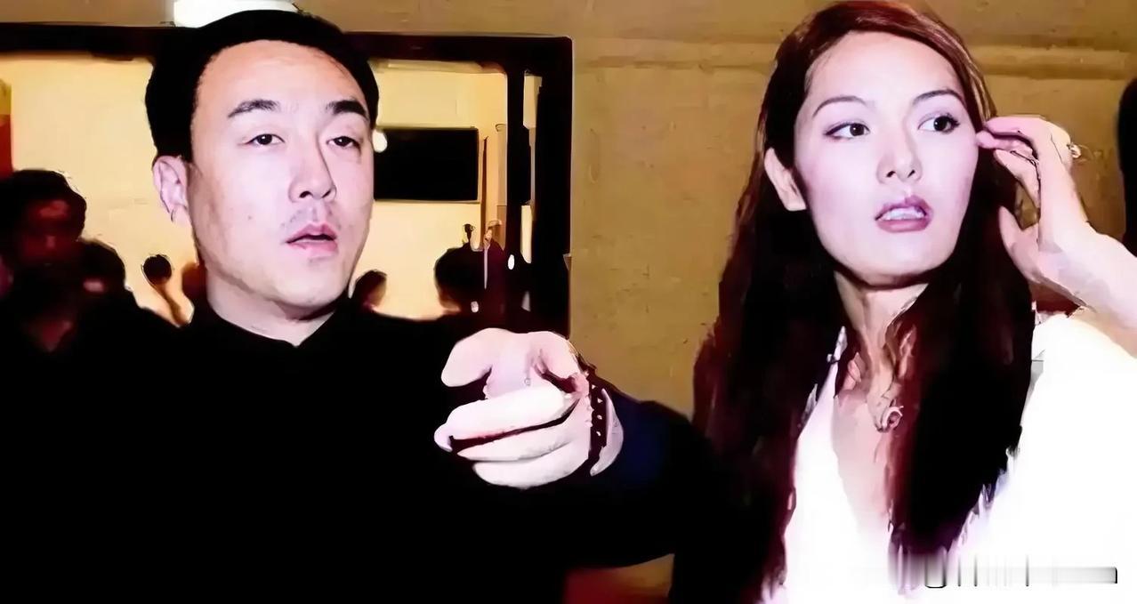 2006年，47岁的春晚导演郎昆趁32岁妻子马艳丽出国，出轨24岁舞蹈家刘岩，妻