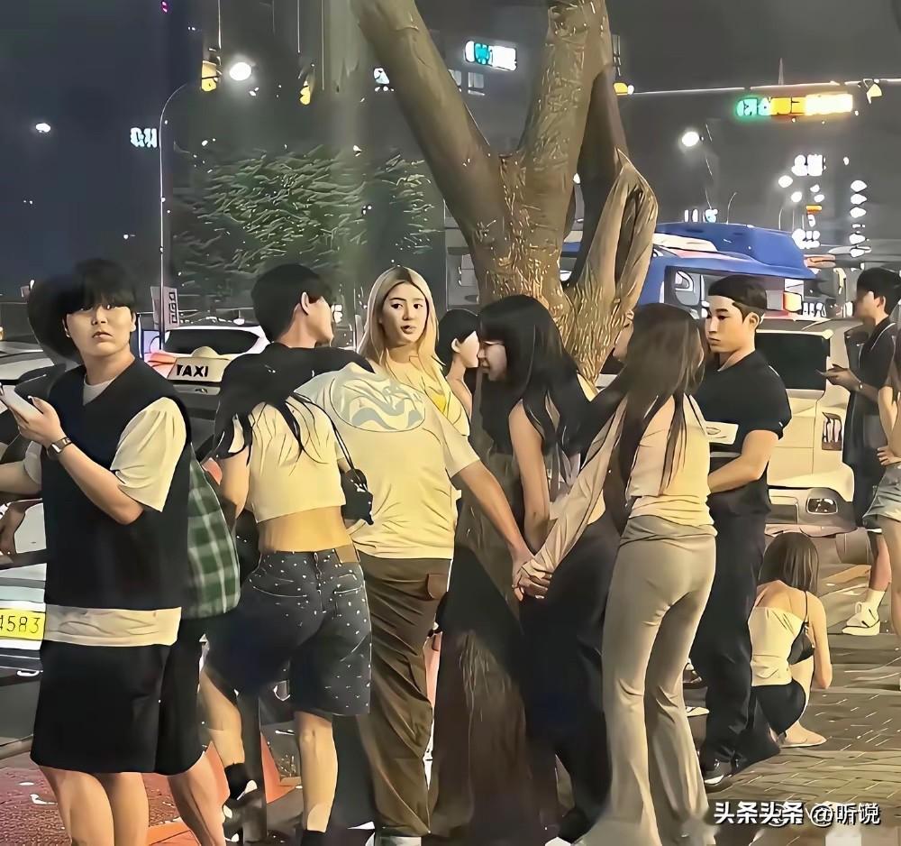 王思聪身体挺好啊，天天一群美女相伴