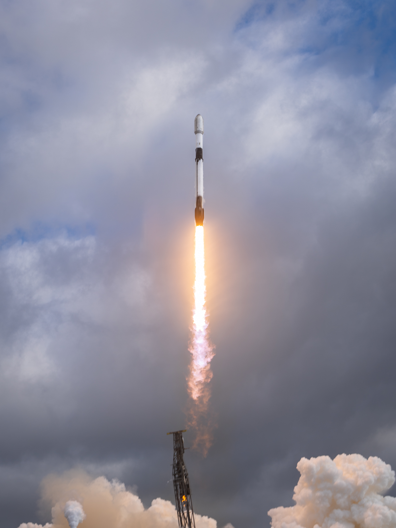 北京时间2026年10月24日6时48分，SpaceX从范登堡太空军基地SLC-