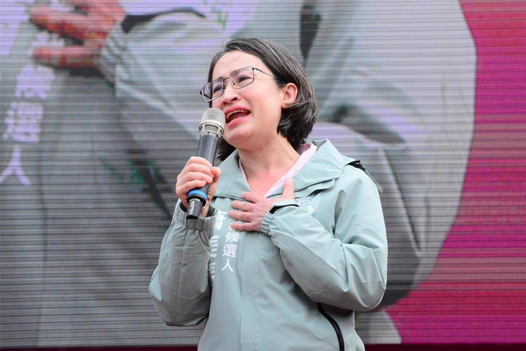 国民党副手候选人赵少康呼吁大陆军机在“大选”前别绕台，民进党副手候选人萧美琴今天