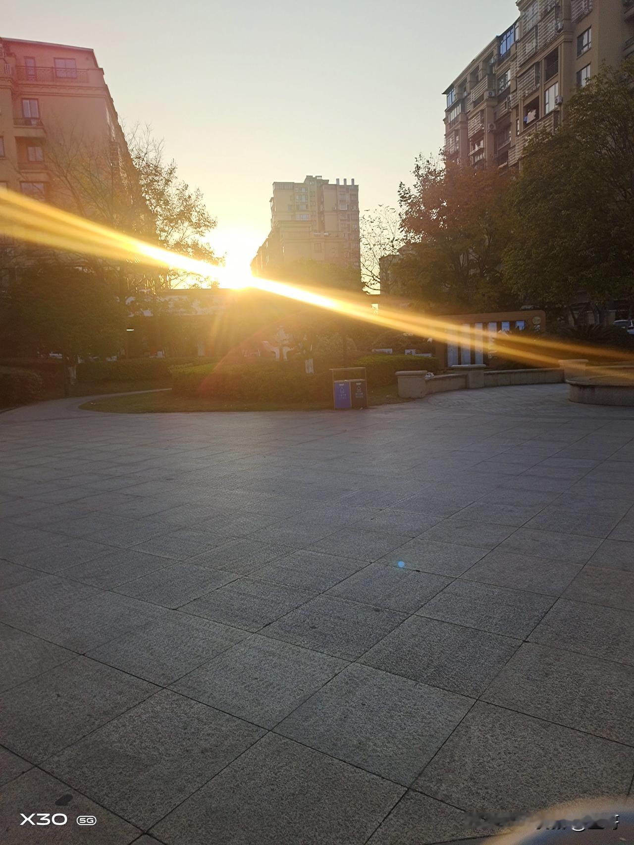 浙江江山市贺村镇随手拍，太阳落山的景色，你们觉得怎么样？