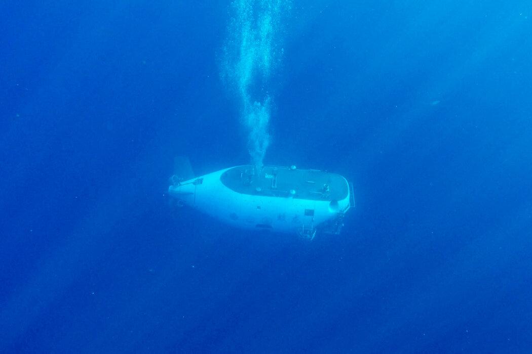 《联合国海洋法公约》规定，各国海岸线向外延伸200海里为“专属经济区”，在该范围