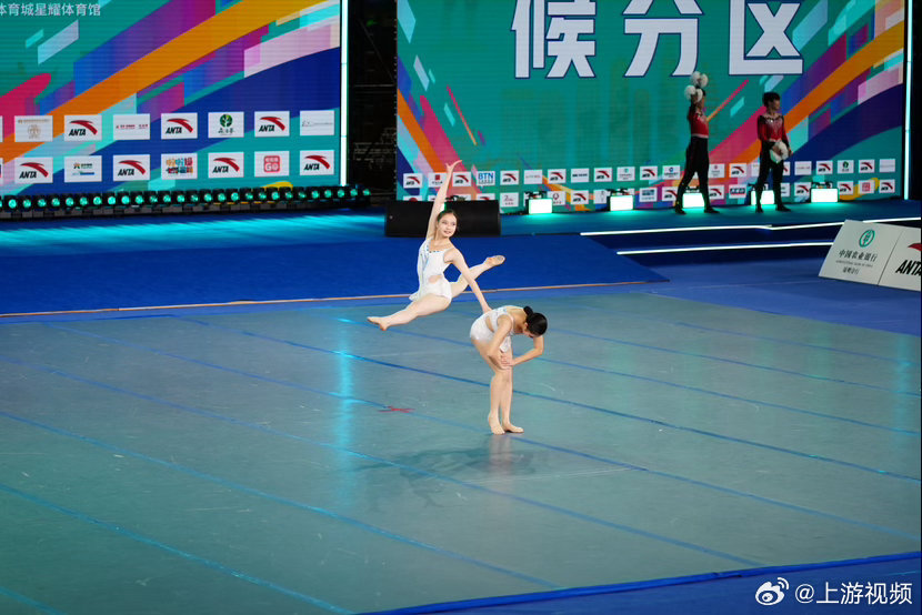 #重庆一中学啦啦操队斩获6金2银#【又燃又美！重庆二十九中Sparkle啦啦操队