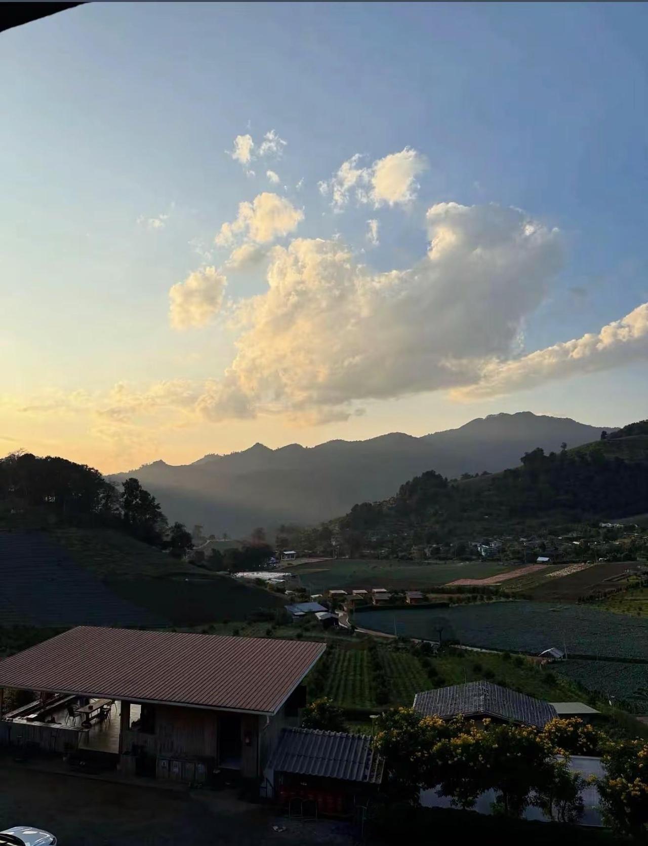 别嫌日子沉闷 那不是平庸  那是岁月静好🤍🩵💙云朵