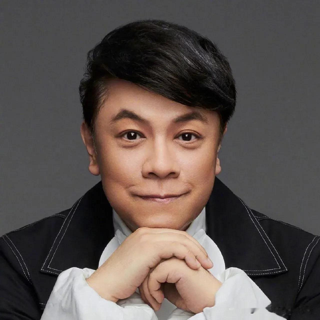 蔡康永这下要黄了，不知为啥，我从来对这人就没啥好感，总感觉这人特装，表面一副正人