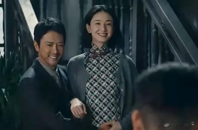 为什么明明杜黄桥杀了12个自己人，
小姨娘还是死心塌地跟着他？

《醒来》大结局