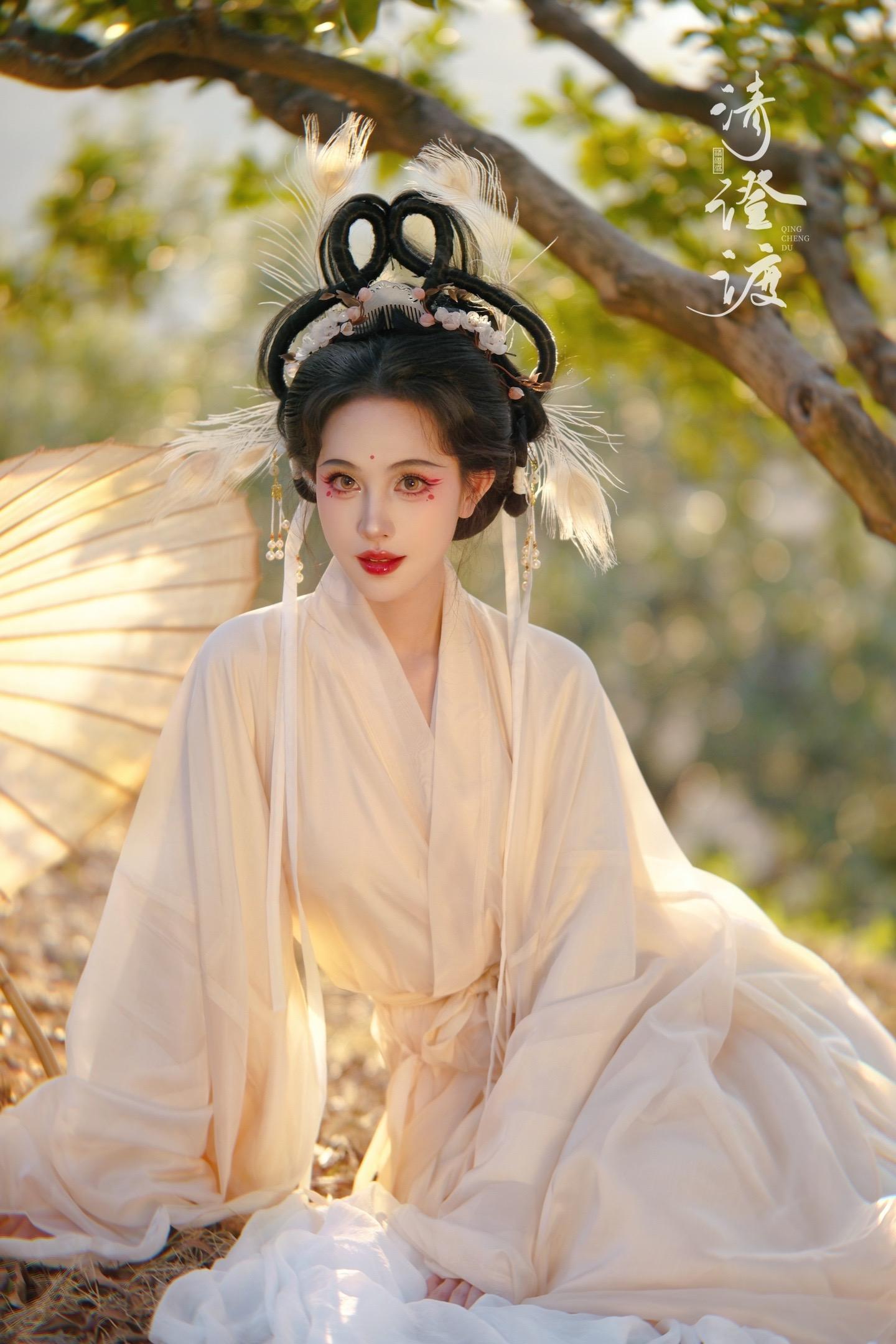 春阳煦煦，温润如玉，令人心旷神怡。