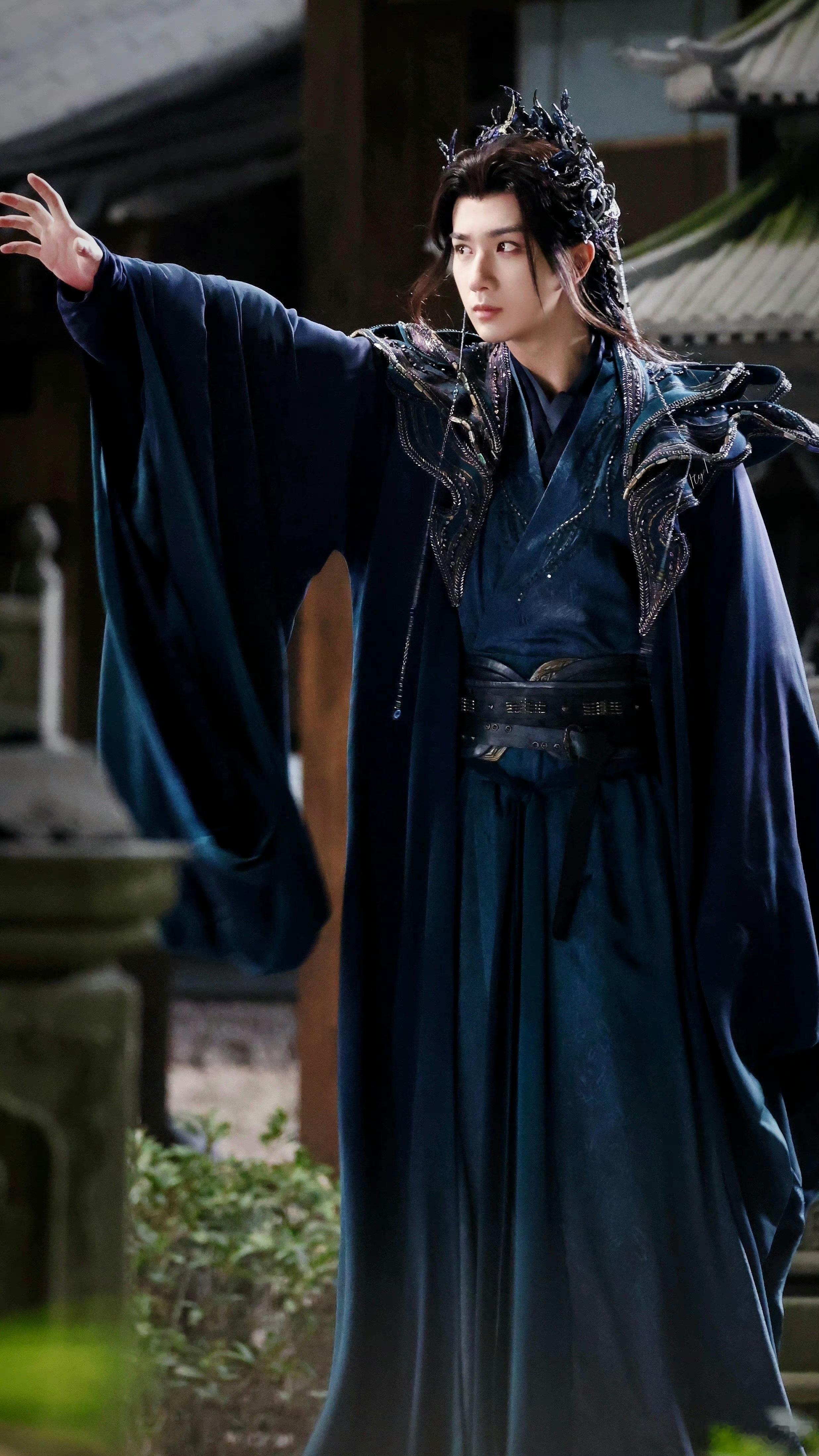 李宏毅王小卤品牌大使 lhy 李宏毅岐凤殷 何其有幸遇见你，往后岁岁年年都为你满