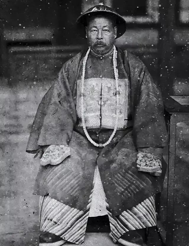 #妙笔生花创作挑战# 如果不是左宗棠大人赶跑了这些歹徒，我国就会失去西北。看看这