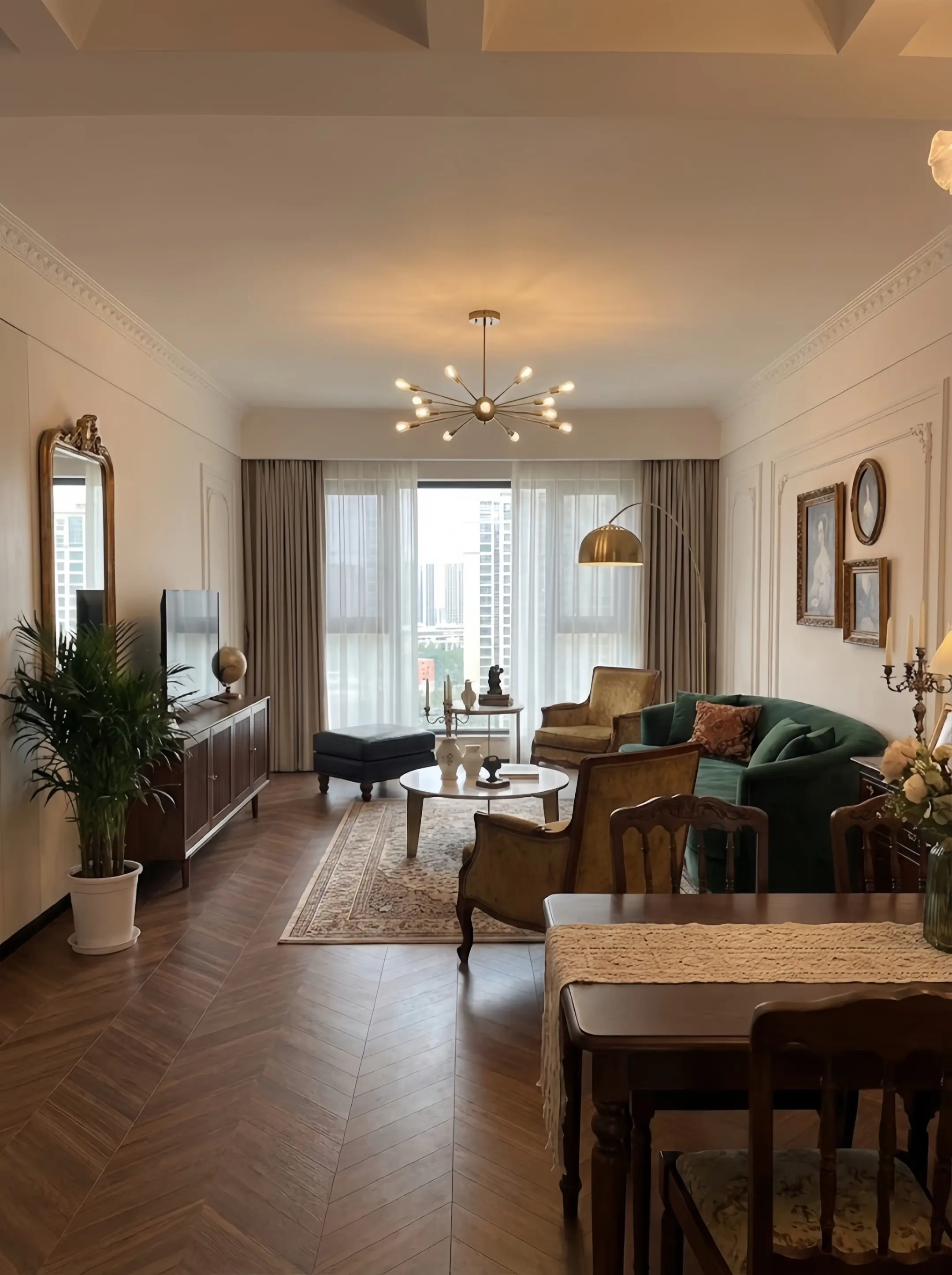 成都142㎡ | 误入电影里的法式复古家。📍项目位置：成都 · 青羊...