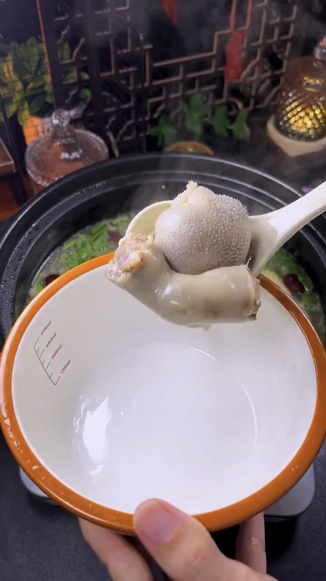 草原风味肚包肉&羊肉肠：一口鲜醇，地道本味之选 草原特色肚包肉，精选鲜...