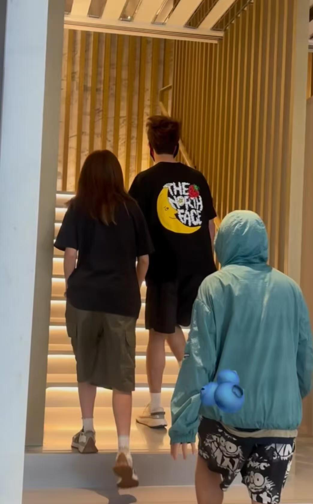 李昀锐出图前后李昀锐上一秒鸡窝头下一秒型男李昀锐上一秒鸡窝头下一秒型男 小林不要