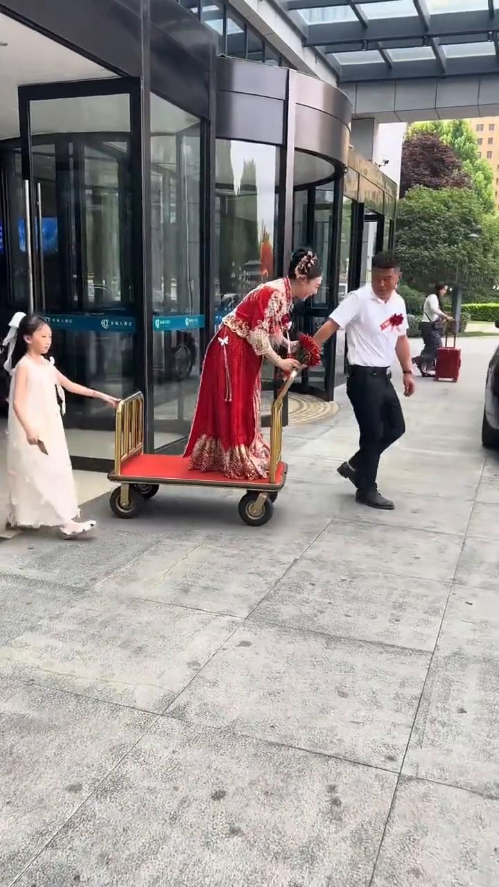 哈，哈哈哈哈。
