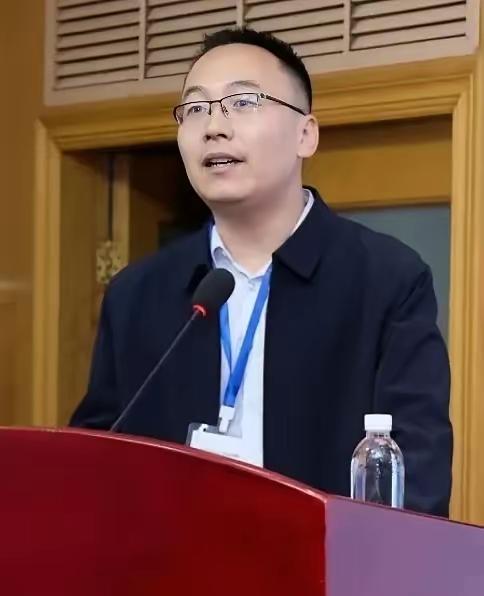 刷到38岁山东财大教授刘海明离世的消息，我默默的做出了3个决定。
​1，我立马告