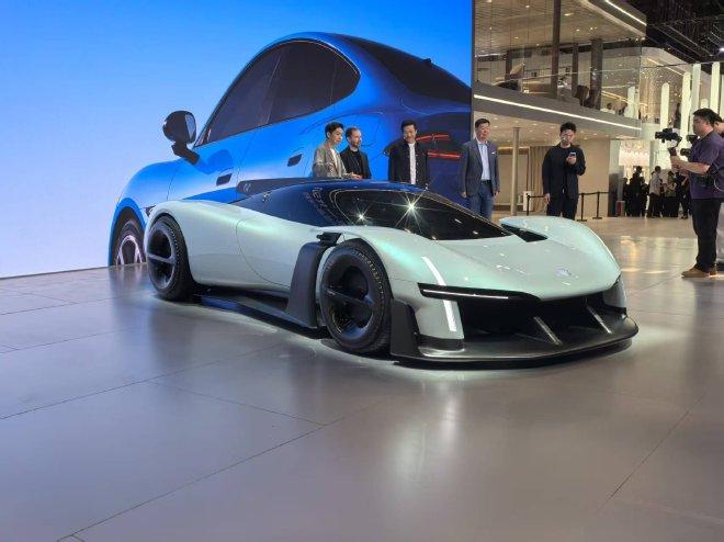 要说2026北京车展最炫顶流明星，非小米VGT超跑莫属！
 
2026北京车展的