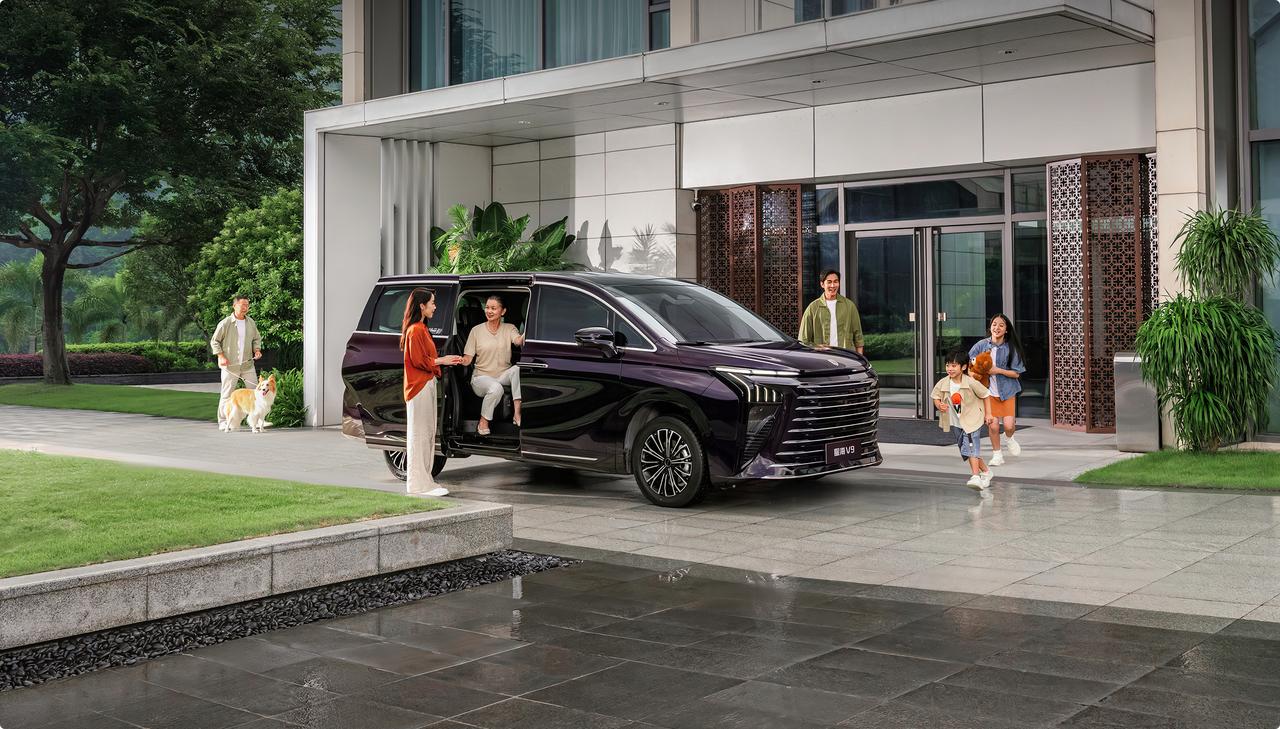 2027款星海V9，20万级MPV空间卷王！帮娃搬毕业行李，自行车、纸箱、行李箱