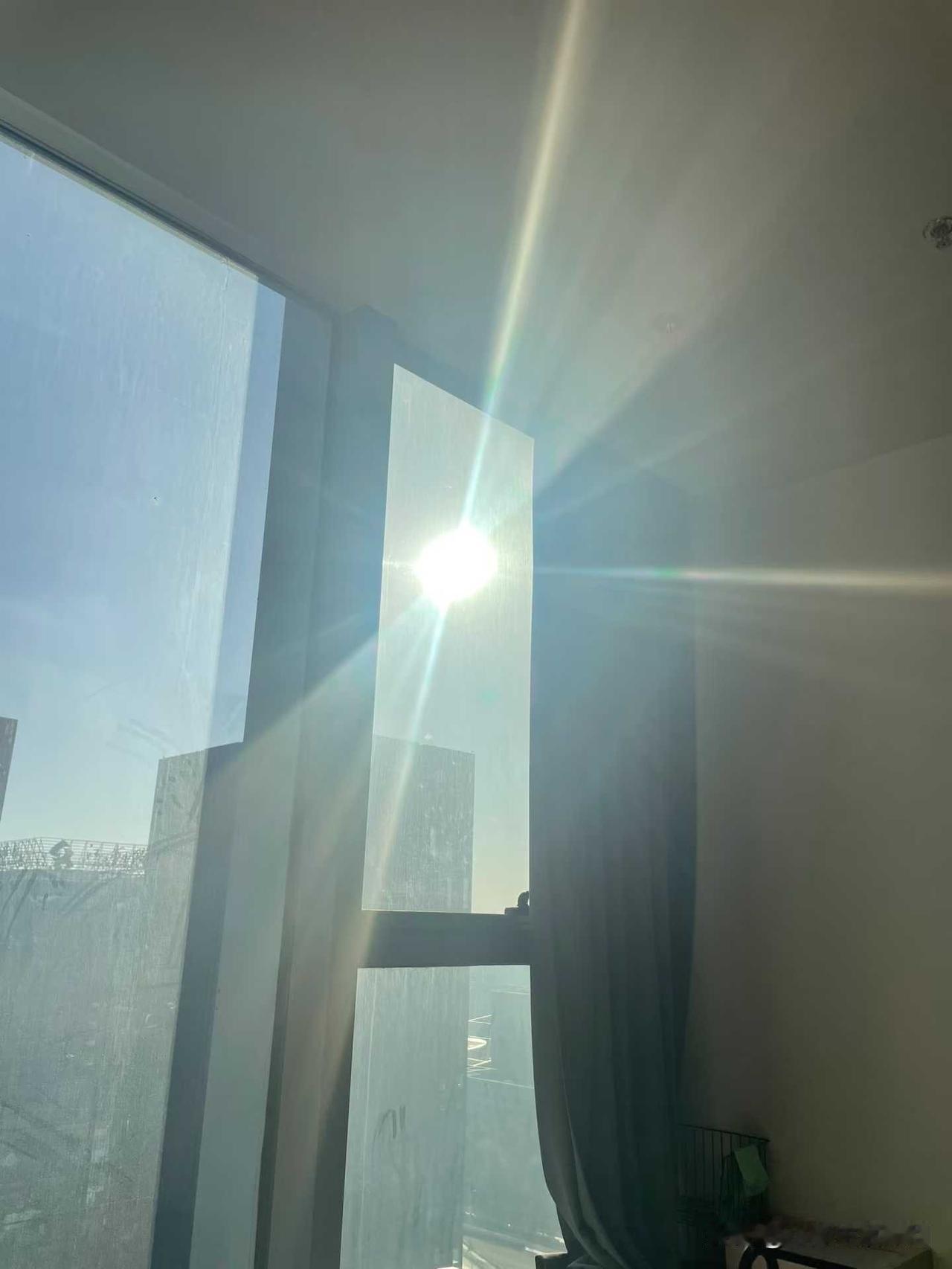 这么好的天气不能在家晒被子可惜了[思考]