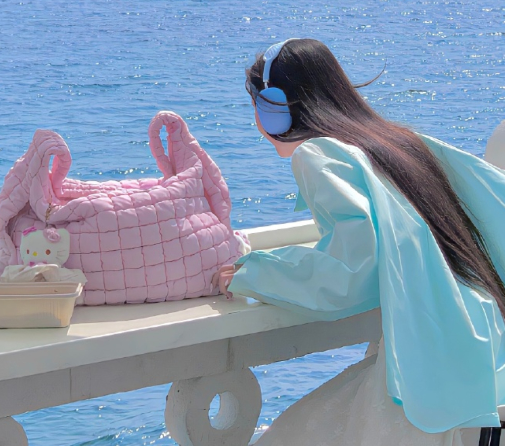 这一年，学会了与自己和解，接受不完美，拥抱小确幸，下一个 365 天，要更温柔地