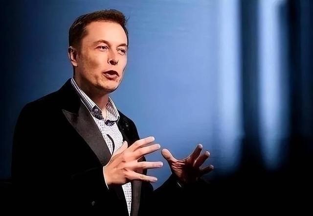 马斯克曾经一句话点醒全世界：现在全球疯抢的不是芯片，是中国造的20万一台的“大铁
