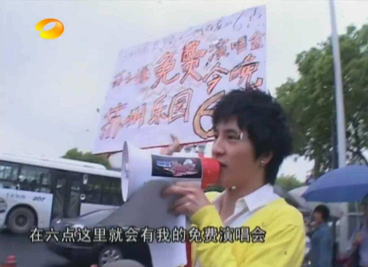 21周年快乐
我要画个更美的世界
美得像我们相遇的那一天
把我们的故事接着写年复