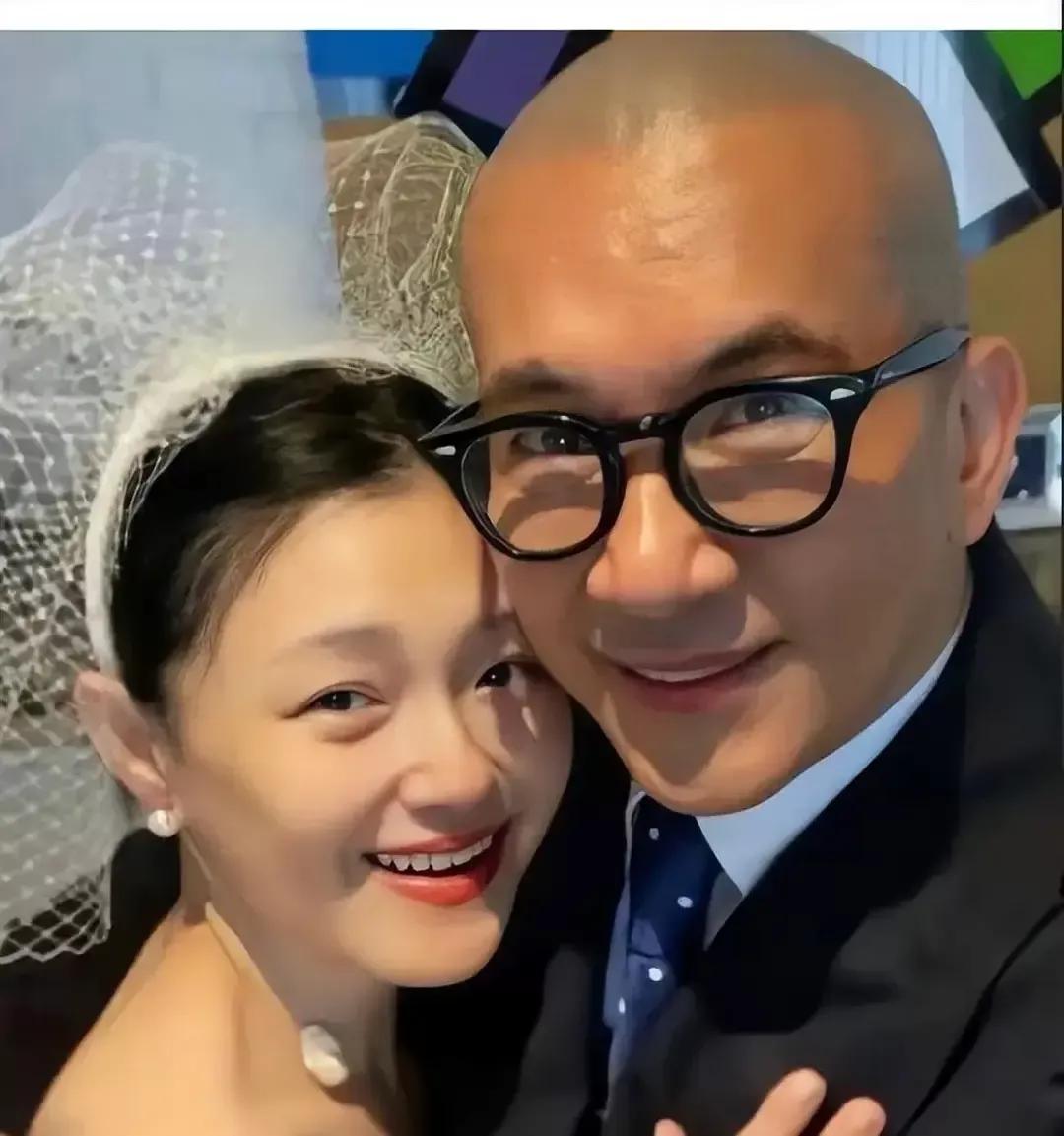 徐熙媛和汪小菲的婚姻，让许多人相信爱情，又否定爱情。
曾经，汪小菲和徐熙媛，也曾