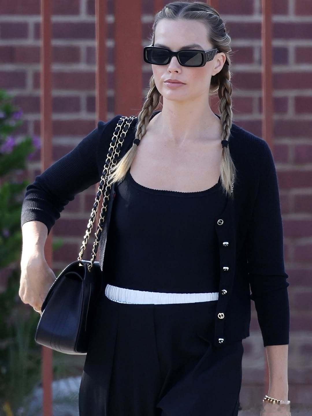 玛格特罗比双马尾margot robbie 当地时间8月8日，玛格特·罗比（Ma
