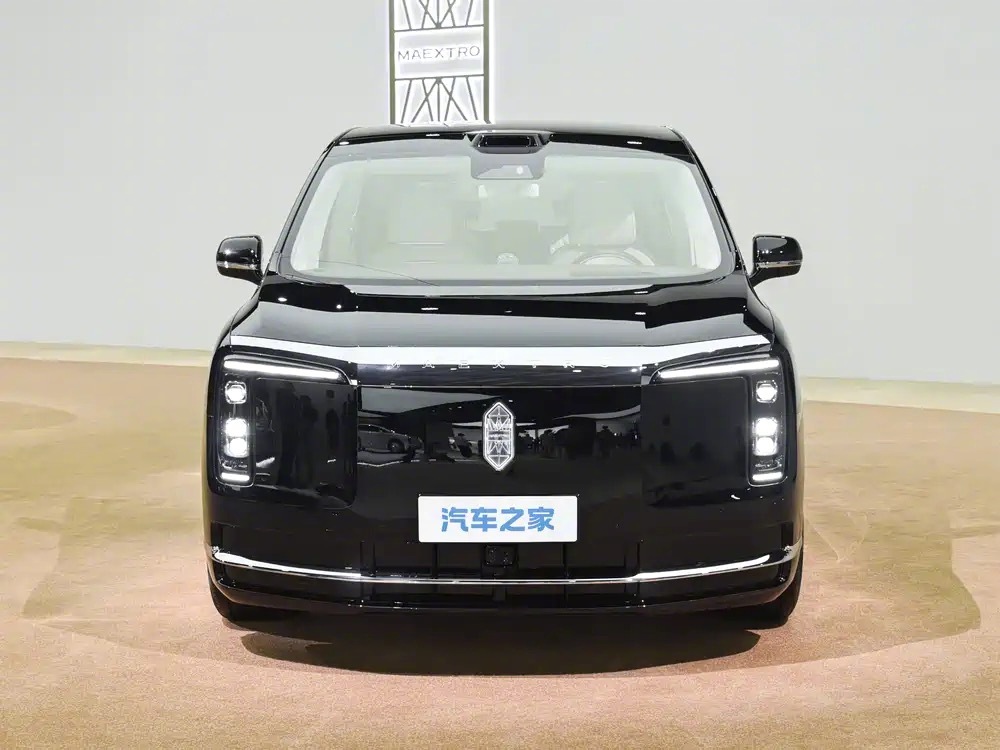 2026年8月上市尊界V680定位中大型豪华增程MPV。整车尺寸5260mm×1