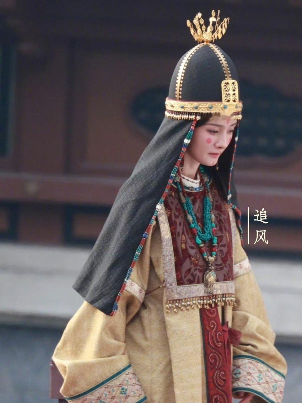 杨幂江山大同冯湮儿北魏复原妆，好还原 杨幂烫伤在逐渐痊愈了