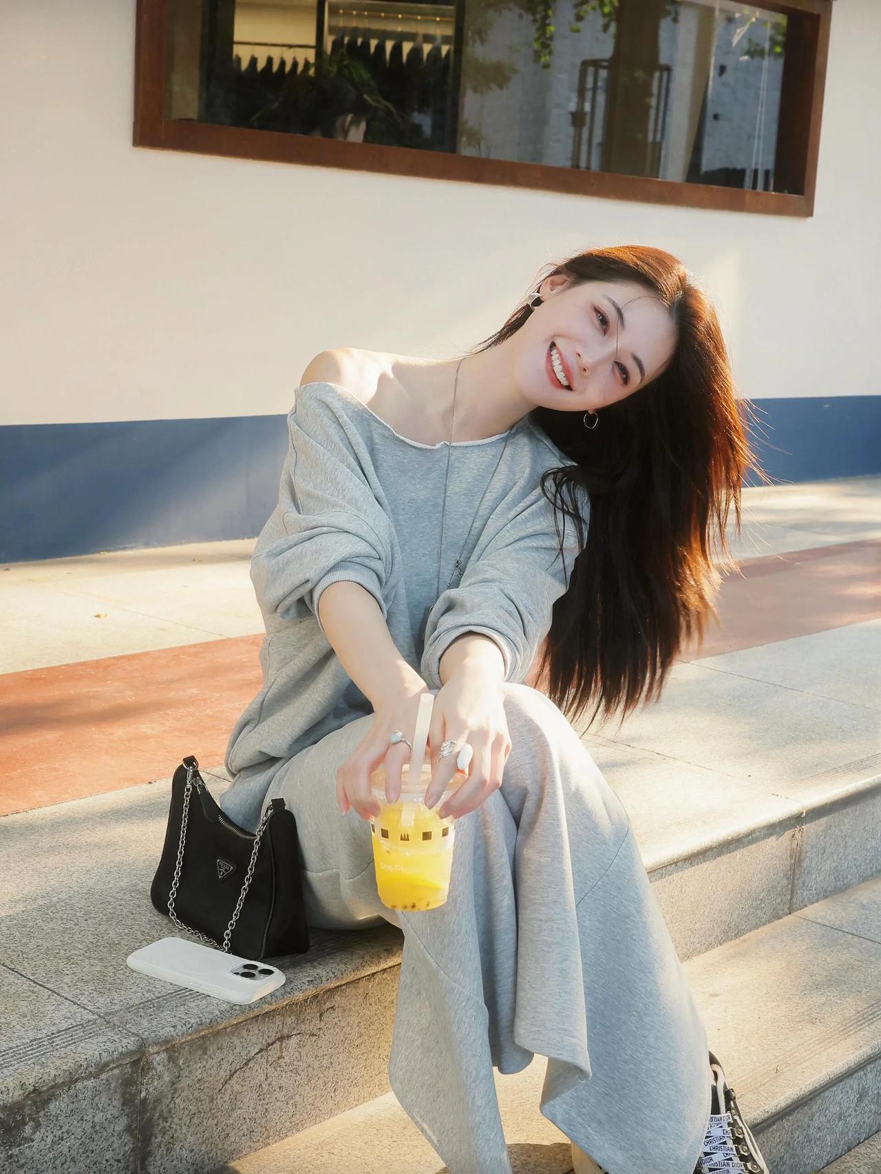 时尚连衣裙#优雅迷人#慵懒美丽的美女#甜美气质 #甜妹穿搭美女#