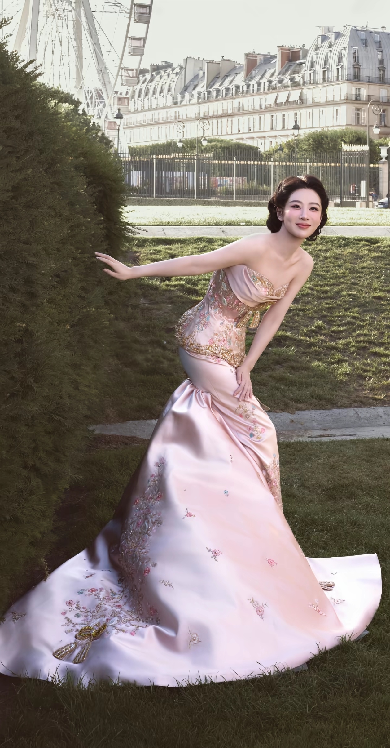 为什么都在说水呢？演技明明很强阿 演的每部剧塑造性也很强就是实至名归的奖！ 