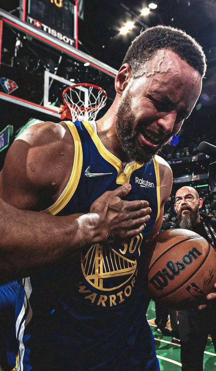 两年前的今天！库里拿下生涯第四冠！！🏆 ​​​