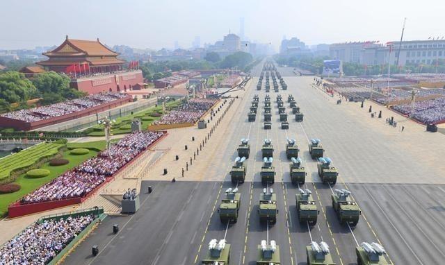 美国想当老大，中国已默默称王：斯蒂格利茨直言中美实力对比，中国经济、科技、军事实