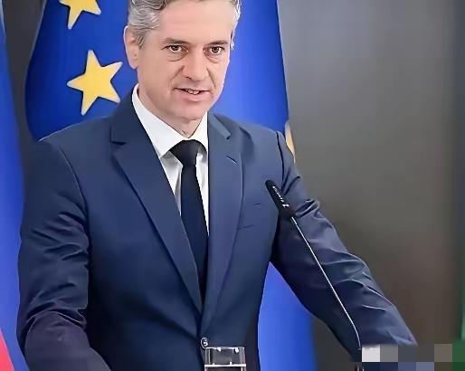 大过年的，没想到比利时首相竟然这样说中国！
​比利时首相德韦弗说：所有人都想加入