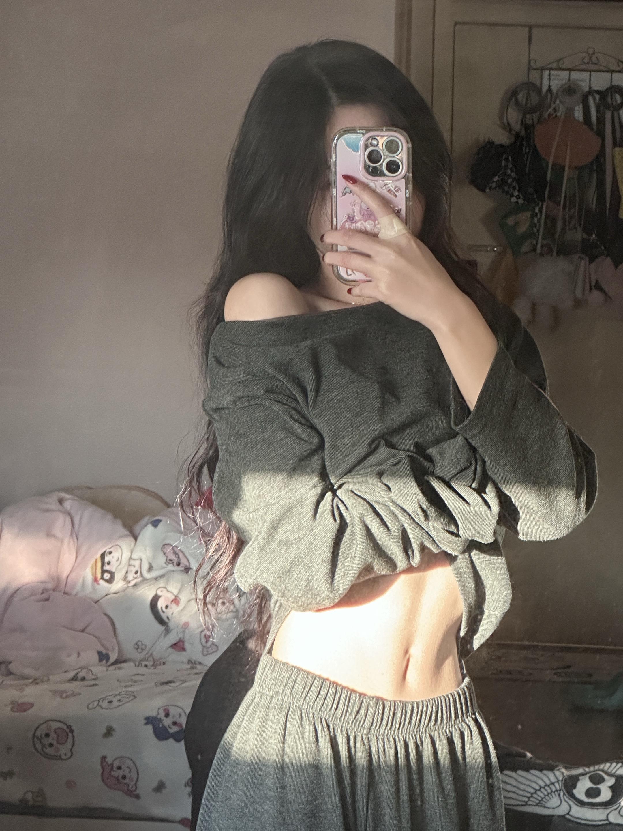 绝对瘦出来的，因为我从来不运动