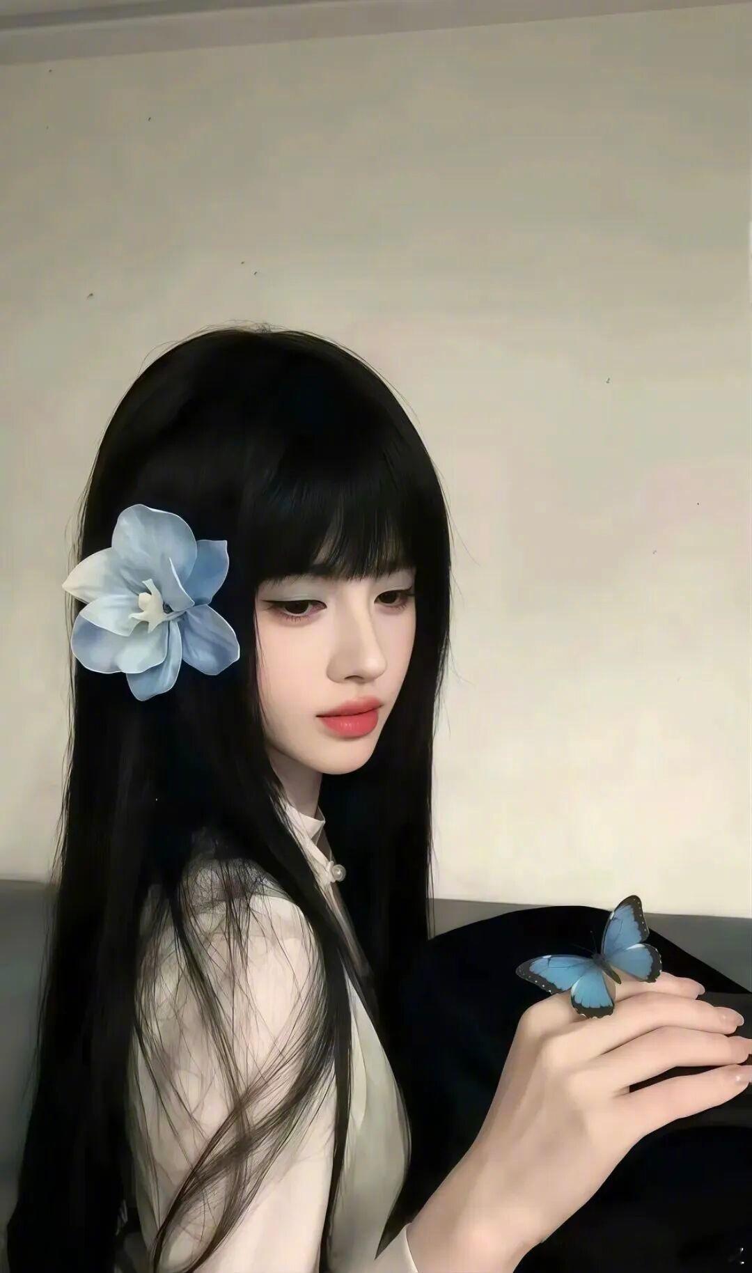 鞠婧祎转发区玫瑰自会盛开，爱意永远为鞠婧祎长存，风遇山海，我遇鞠婧祎，所有美好都