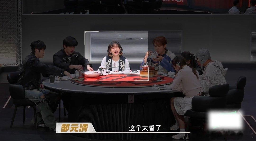 山东猪脚饭吃哭全场天才厨人山东猪脚饭确实有点东西，全场评委吃完以后表情都变了，连