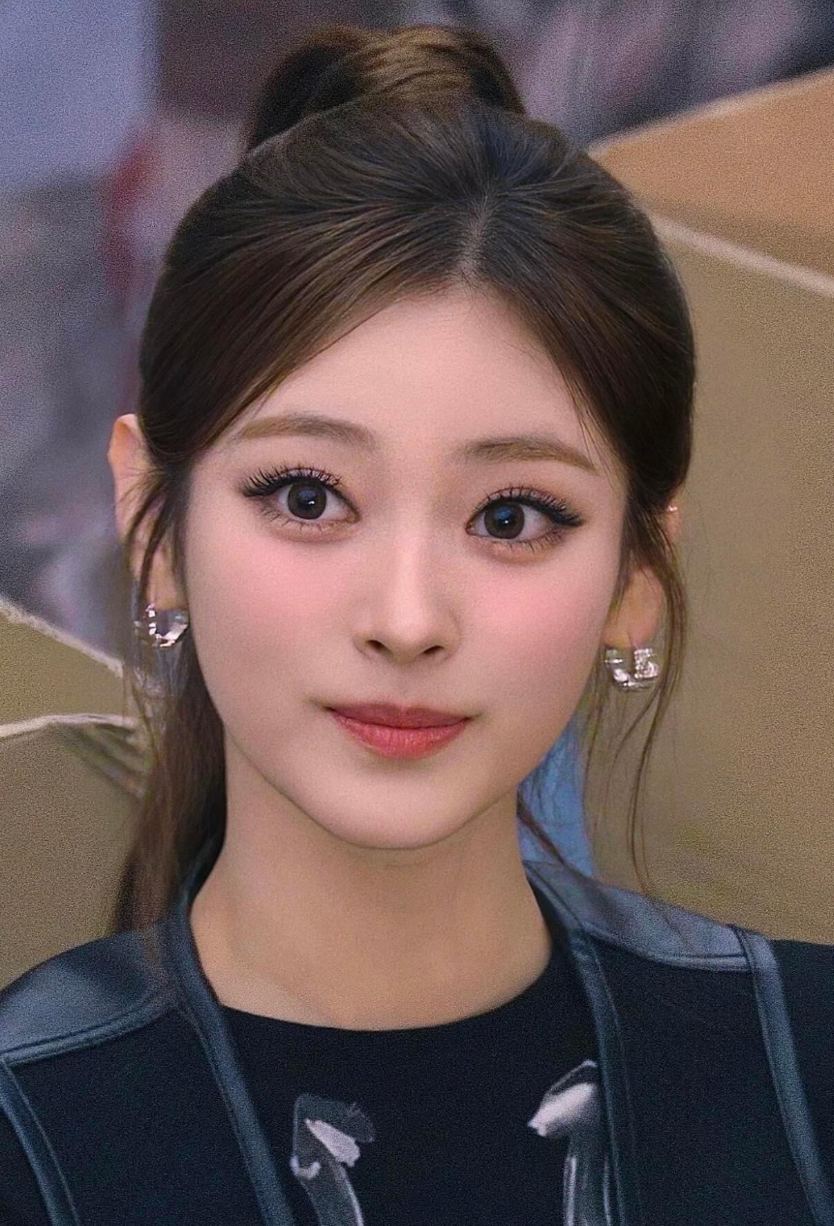 太美了 美到语塞 五官正值花期暴烈绽放的感觉….🌺 ​​​